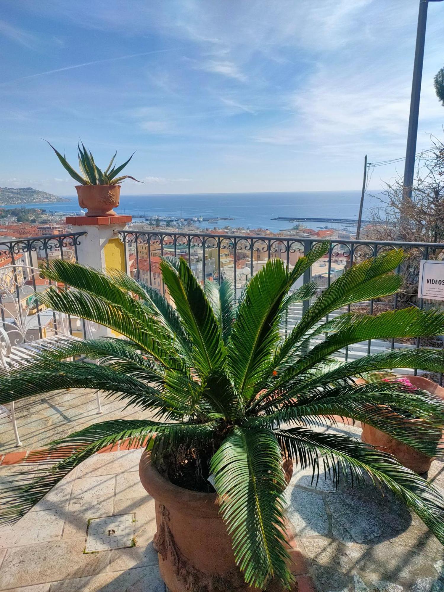 La Casa Del Sole Hotell Sanremo Exteriör bild