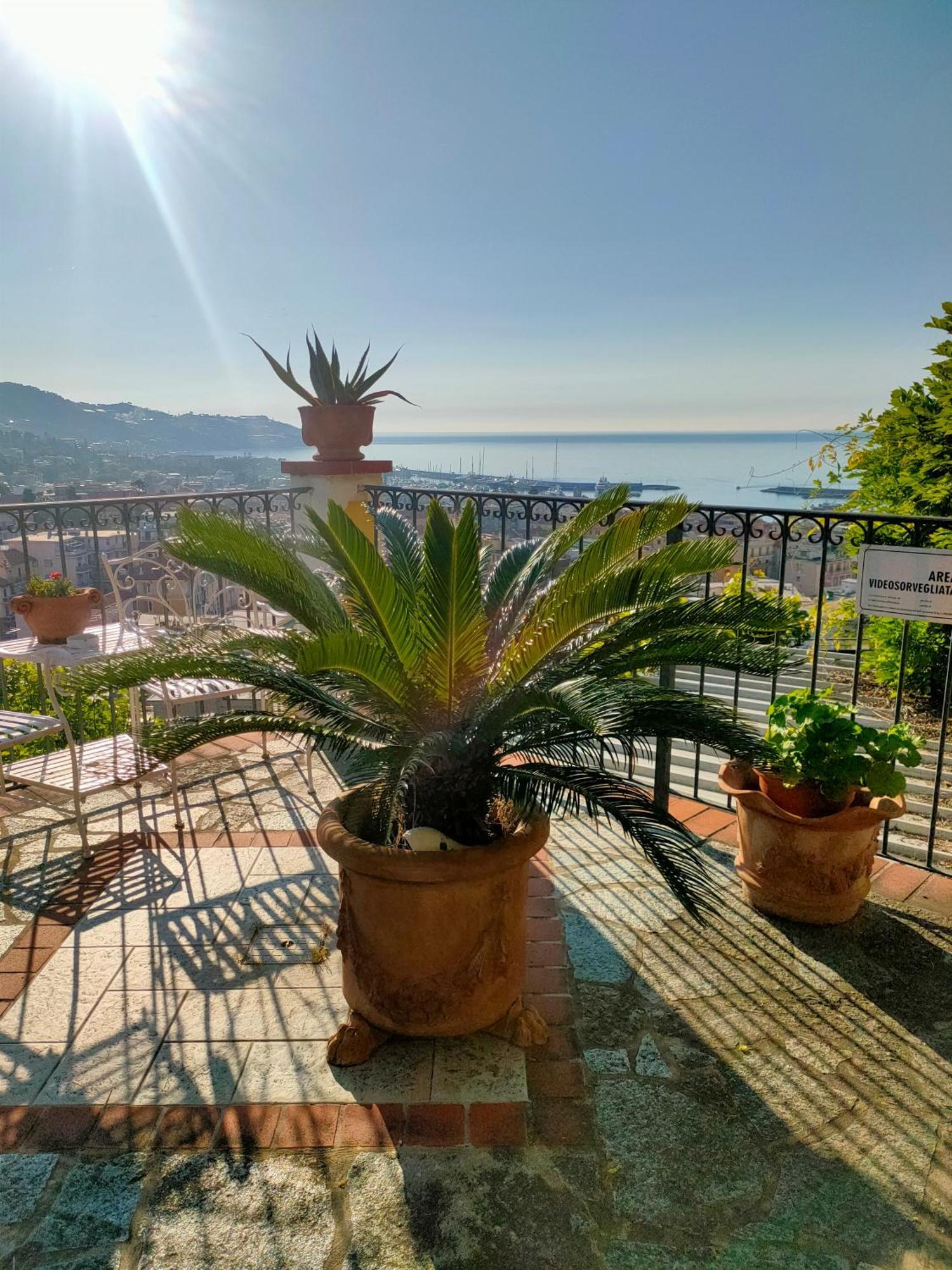 La Casa Del Sole Hotell Sanremo Exteriör bild